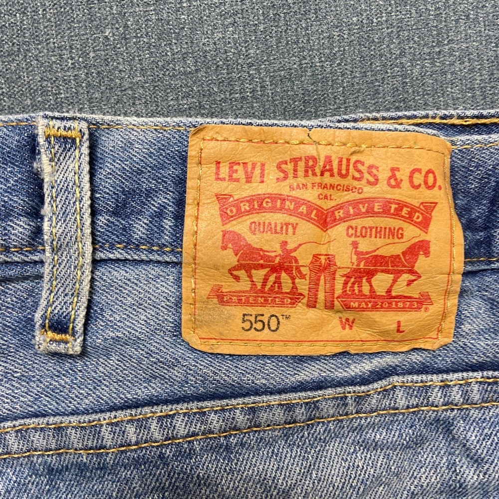 Levi's 550 Jeans Men 44x34 Blue Denim Light Wash Straight Relaxed Fit Whiskering - Picture 6 of 15